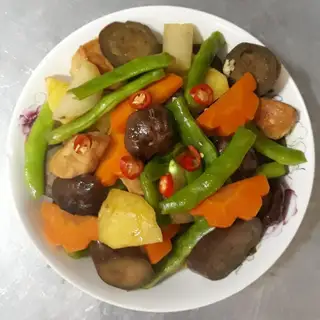 Hình ảnh Cơm tám - rau củ xào nấm đông cô