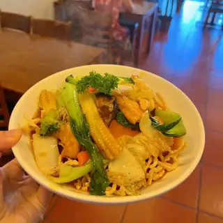 Mì xào giòn chay - 69.000 ₫ tại Quán Chay Chí Cao - Phan Văn Trị