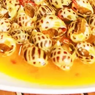 Sò huyết xào bơ cay - 185.000 ₫ tại Ốc Diễm - Nguyễn Thiện Thuật