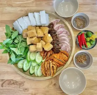 Bún đậu chả cốm - 1 nước tự chọn - 55.000 ₫ tại Bún Đậu Mắm Tôm Luci - Dương Thị Mười