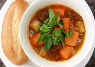 Bánh mì bò kho - 65.000 ₫ tại Phở Hiếu - Bùi Đình Túy