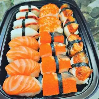 Set sushi lươn - 580.000 ₫ tại Sushi NaRy - Chuyên Cơm Cuộn & Sashimi - Cách Mạng Tháng Tám