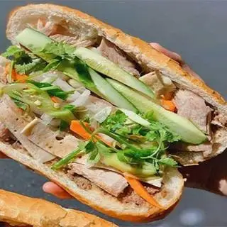 Bánh mì phá lấu ổ lớn - 30.000 ₫ tại Bánh Mì Cô Yến - Vĩnh Khánh
