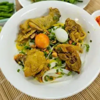 Mì Quảng gà ta đặc biệt - 75.000 ₫ tại Mì Quảng Khánh Vi - Ngô Thị Thu Minh