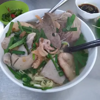 Hủ tiếu phèo - 40.000 ₫ tại Hủ Tiếu Khô Số 82 - Nguyễn Hậu 