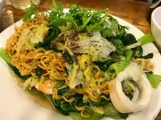 Mì xào hải sản - 80.000 ₫ tại Quán Khuyên - Hải Sản - Bùi Thị Xuân