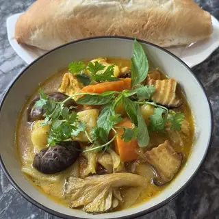 Hình ảnh Bánh mì curry chay