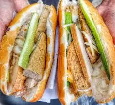 BÁNH MÌ♦️CHẢ BÒ THÌ LÀ  - 33.000 ₫ tại Bánh Mì Cụ Lý - Hai Bà Trưng