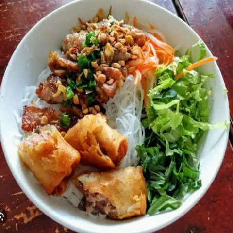 Hình ảnh Hoài Mỹ - Bún Chả Giò - Bùi Tư Toàn