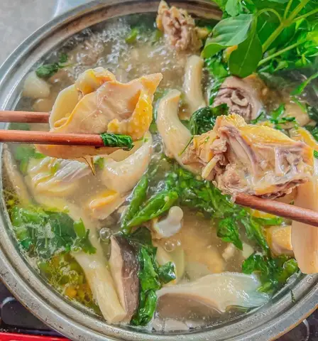 Hình ảnh Lẩu Gà Lá É Bá Phát 3 - Nguyễn Văn Tăng