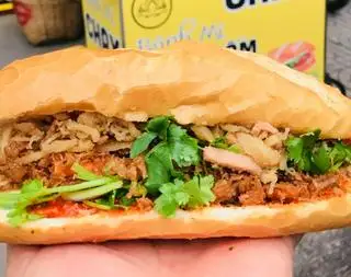 Hình ảnh Bánh mì chay nấm lộc nhung đặc biệt