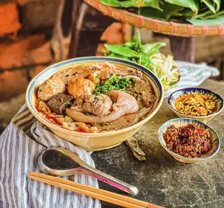 Bún bò đặc biệt - 75.000 ₫ tại Bếp O Thanh - Bún Bò Huế - Út Tịch