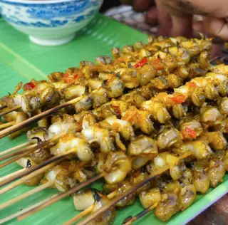 Ốc bươu nướng - 40.000 ₫ tại Gà Nướng & Xiên Nướng 365 - Phan Văn Trị