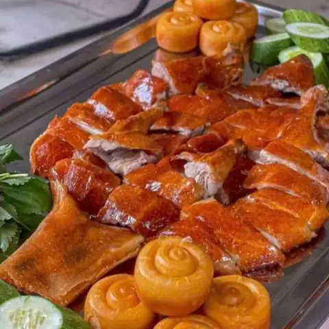 Hình ảnh Vịt Quay Da Giòn Tây Nam - Hồng Lạc