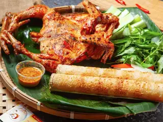Combo 1 gà nướng mật ong - 2 cơm lam - 240.000 ₫ tại Gà Nướng & Xiên Nướng 365 - Phan Văn Trị