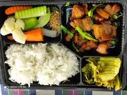 Hình ảnh Cơm Ba Chỉ Chiên Sốt Cay