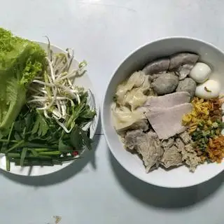 Hình ảnh Hủ Tiếu Mì Hoành Thánh Khô Thập Cẩm