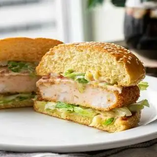 Hamburger tôm - 49.000 ₫ tại Tacos 2 Go - Tacos, Gà Rán & Trà Sữa - Luỹ Bán Bích