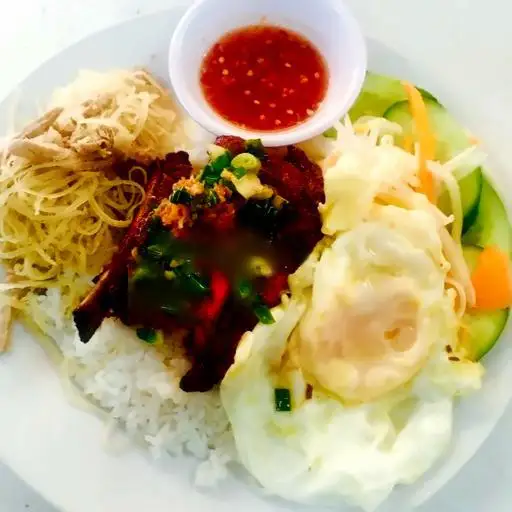 Hình ảnh Cơm tấm sườn ốp la