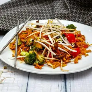 Mì xào chay - 25.000 ₫ tại Cô Nga - Mì & Bún Xào Chay - Lê Văn Lương