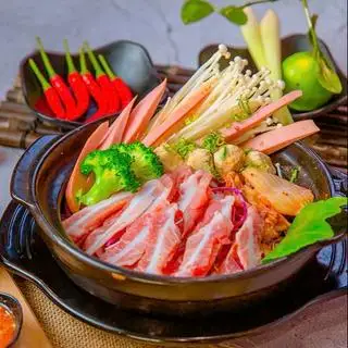 Hình ảnh Mỳ cay sườn sụn - trà đào cam sả