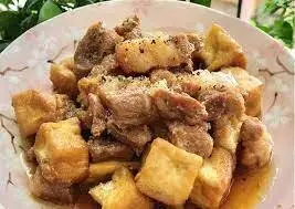 Thịt kho đậu hủ - 45.000 ₫ tại Cơm Thanh Lan - Nguyễn Thị Minh Khai