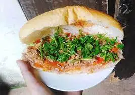 Hình ảnh Bánh mỳ pate ruốc