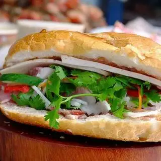 Hình ảnh Bánh mì chả thịt