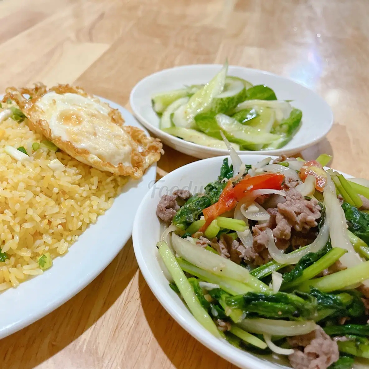 Hình ảnh Cơm Rang Dưa Bò - 1 trứng ốp 