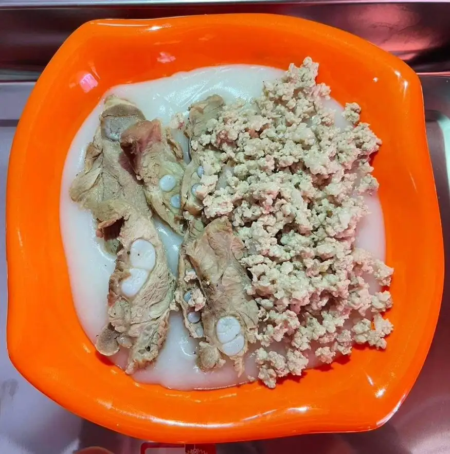 Cháo sườn sụn - Thịt - 45.000 ₫ tại Cháo Sườn A Chén - Nguyễn Đình Chính