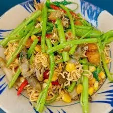 Hình ảnh Ốc móng tay xào mì