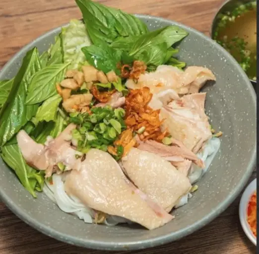 Hủ tiếu mềm - phở - gà chặt - 64.000 ₫ tại Hủ Tiếu Gà Nguyễn Kim - Hậu Giang