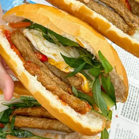 Hình ảnh BÁNH MÌ CHẢ CÁ NHƯ Ý - Lò Gốm