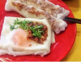 Bánh cuốn trứng lòng đào - 45.000 ₫ tại Bánh Cuốn Nóng Hà Nội - Lê Thị Kỉnh