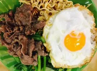 Mì xào bò trứng - 50.000 ₫ tại Bún Xào & Mì Xào - Phạm Ngọc Thạch