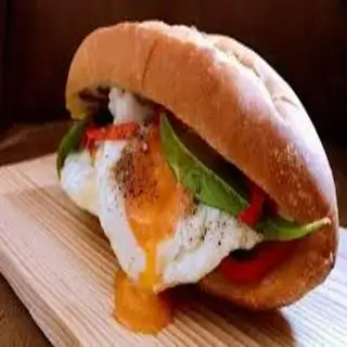 Bánh mì trứng - 30.000 ₫ tại Minishop - Bánh Mì, Bánh Bao & Cà Phê - Nguyễn Thái Bình