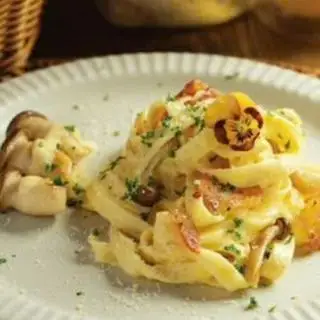 Mì Ý kem nấm bacon - 77.000 ₫ tại Dabee's Kitchen - Nguyễn Duy Dương