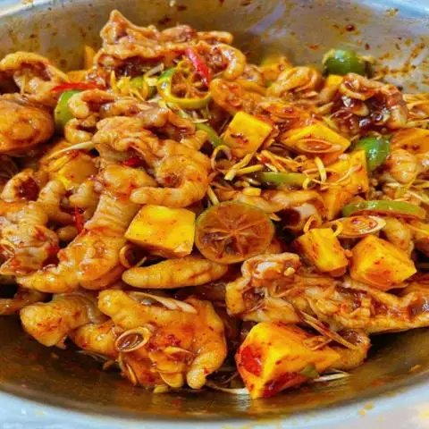 Ăn Vặt Bé Gạo - Chân Gà Sốt Thái & Sả Tắc - Hoàng Diệu - Ăn vặt gần bạn
