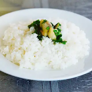Cơm thêm - 8.000 ₫ tại Nhà Dâu - Cơm Tấm & Mì Trộn - Xô Viết Nghệ Tĩnh