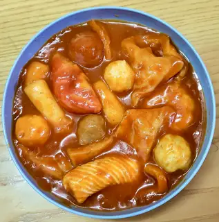 Hình ảnh Tokbokki thập cẩm kèm 12 topping