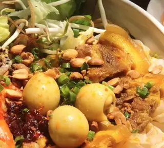 Mì Quảng thập Cẩm  - 45.000 ₫ tại Bún Riêu Cua Ban Mê - Cộng Hòa