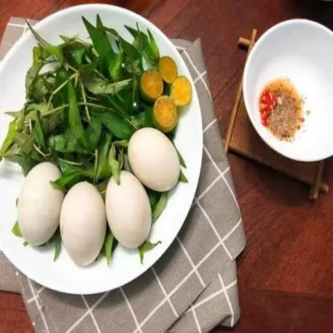 Hình ảnh Hột Vịt Lộn Luộc Nước Dừa Tươi Thúy Hà - Tên Lửa