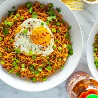 Mì xào trứng - 35.000 ₫ tại Mẹ Bun - Phở & Bún Bò - Lê Hồng Phong