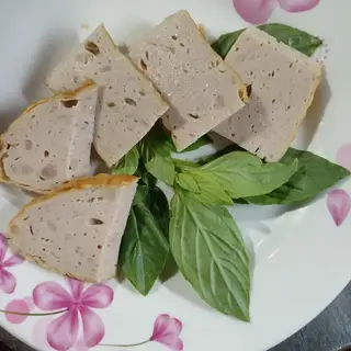 chả quế thêm - 17.000 ₫ tại Bánh Cuốn Cô Thắm - Cách Mạng Tháng 8