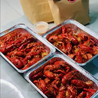 Hình ảnh Tôm hùm đất sốt bơ tỏi