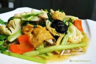 Hủ tiếu xào chay - 50.000 ₫ tại Quán Chay Minh Đức - Cao Văn Lầu
