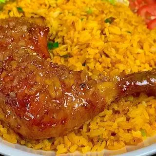 Hình ảnh Cơm má đùi sốt mắm tỏi