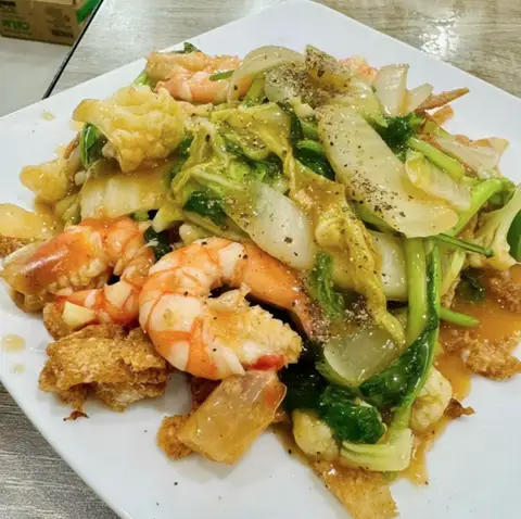 Cơm Gà & Mì Xào Giòn Vĩnh Ký - Tạ Quang Bửu - Bún/Phở/Mỳ/Cháo gần bạn