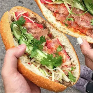 Hình ảnh Bánh mì nem nướng