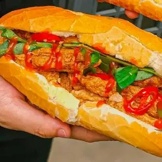Bánh mì thit xá xíu  ổ nhỏ - 25.000 ₫ tại Bánh Mì Cô Yến - Vĩnh Khánh